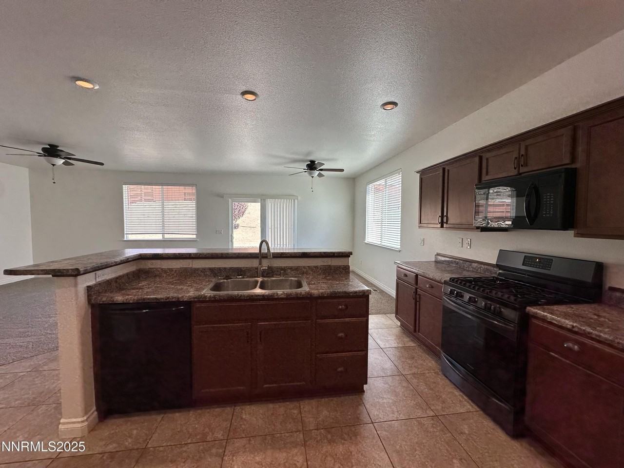 18230 Polar Bear Ct - Photo 7 of 23
