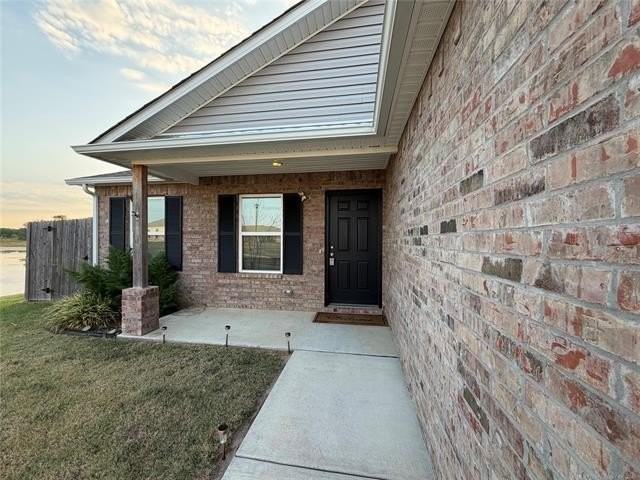 11519 S 277th East Ave - Photo 3 of 20