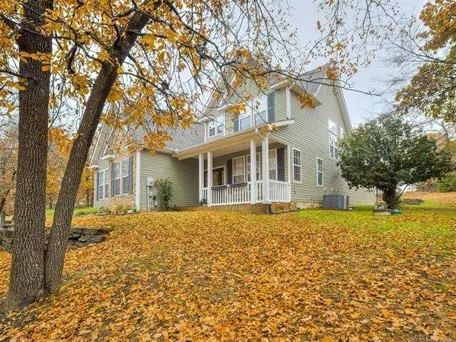 2485 Avalon Dr - Photo 2 of 50