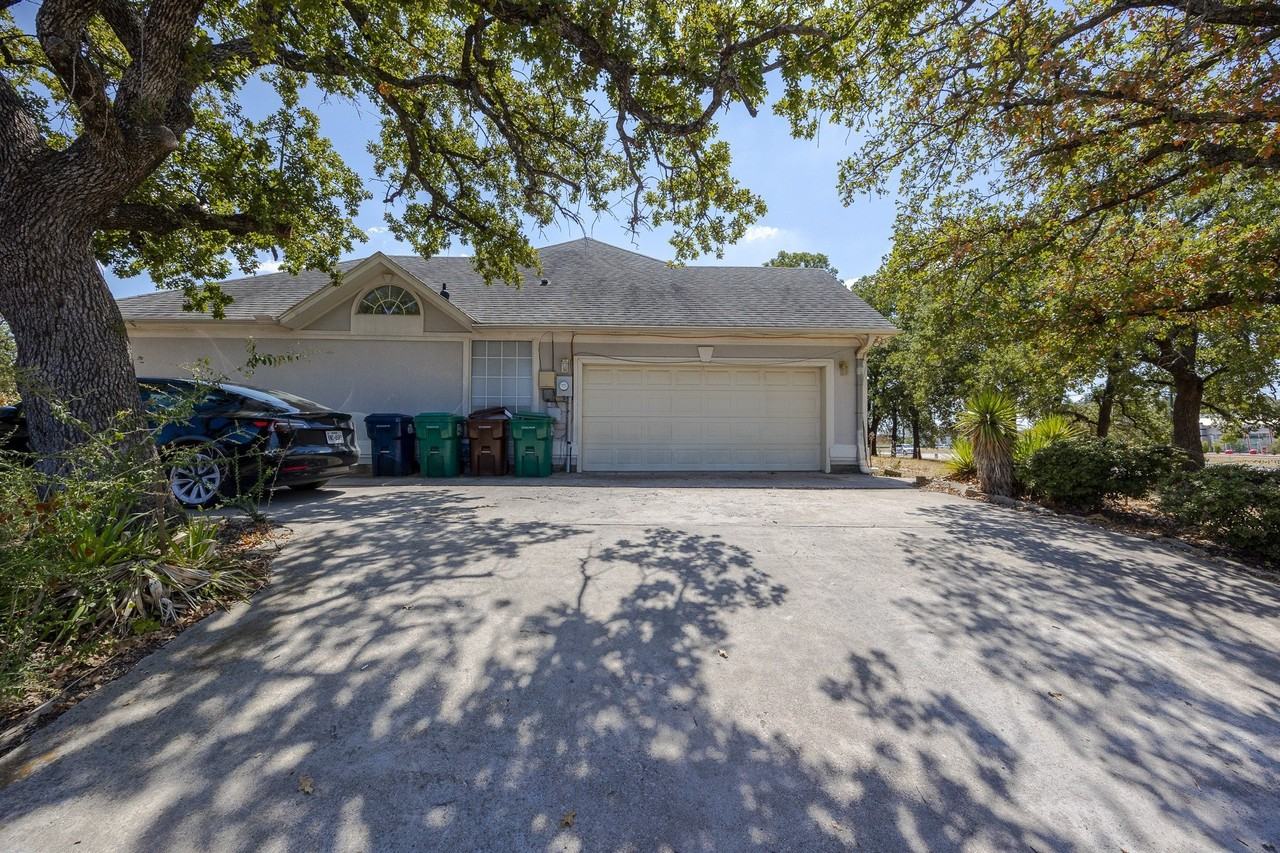 4525 Teasley Ln - Photo 3 of 37