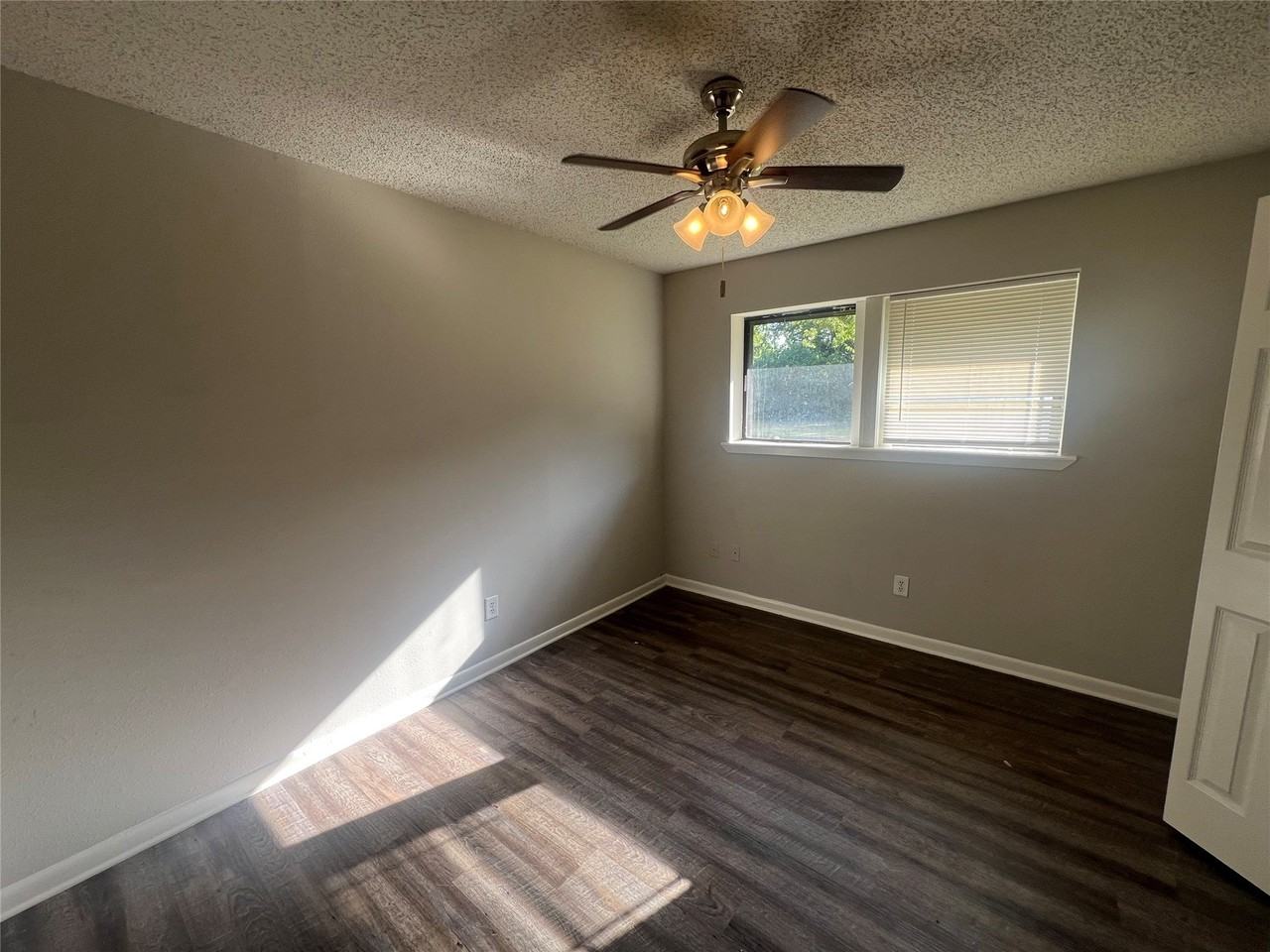 2318 N Alexander St - Photo 5 of 9