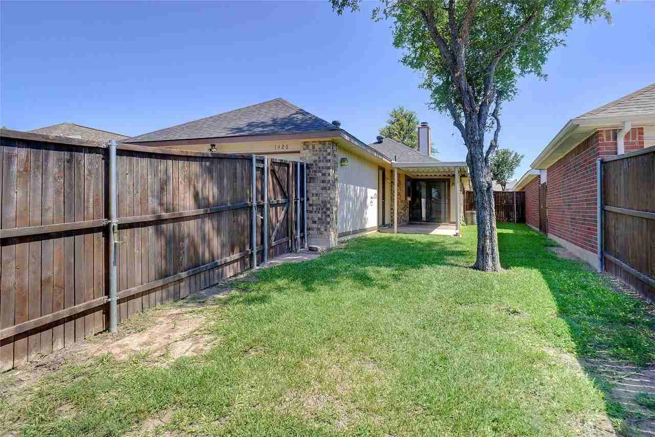1426 Windmill Ln - Photo 5 of 18