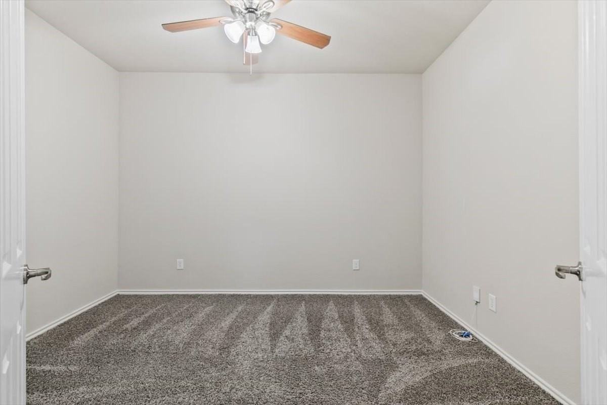 5724 Minnow Dr - Photo 6 of 31