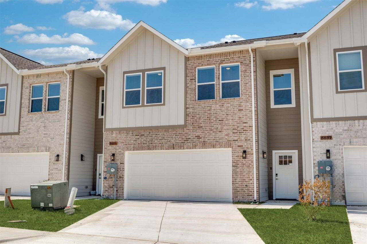 6655 Mountain Trl - Photo 2 of 17