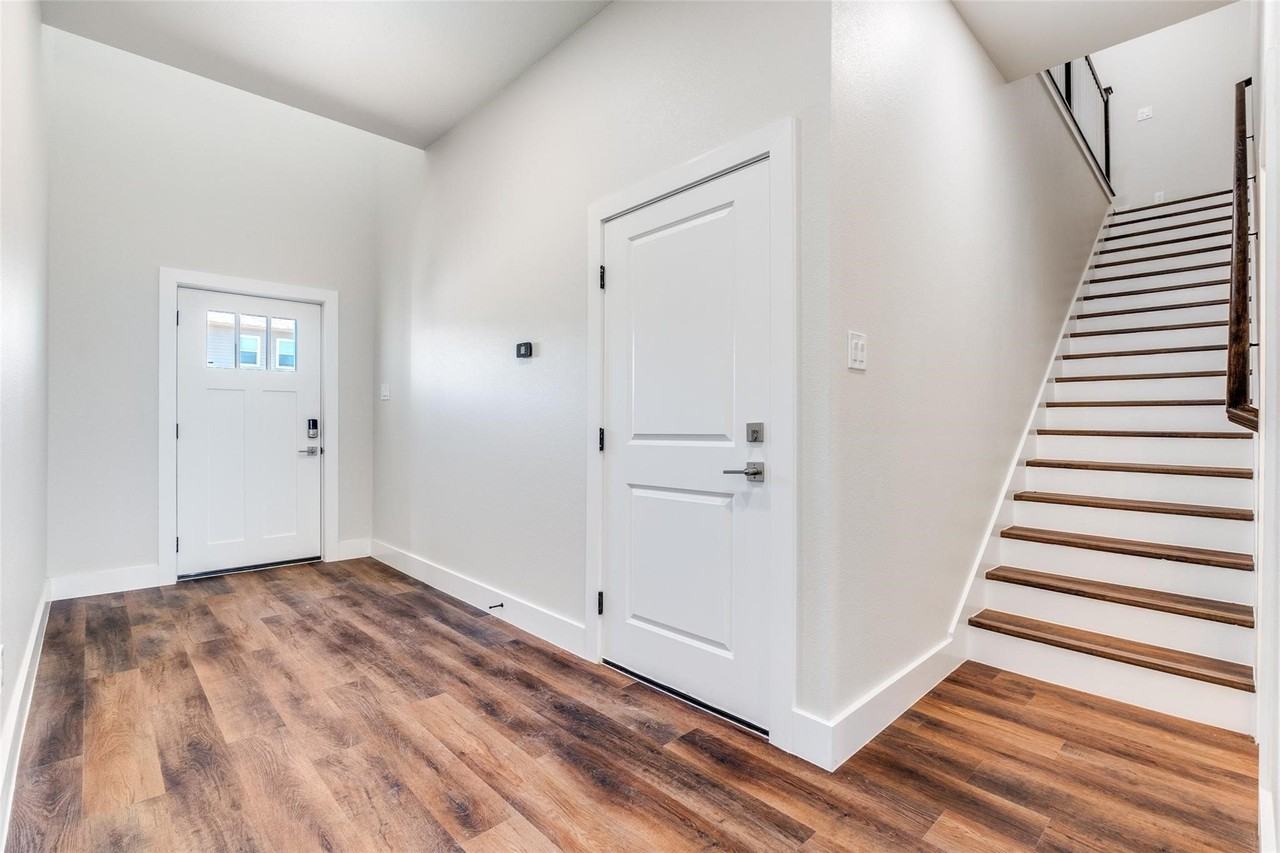 6655 Mountain Trl - Photo 5 of 17