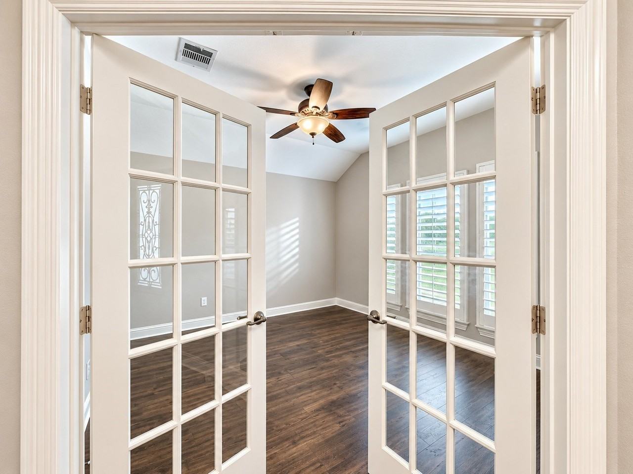 3615 Brazos St - Photo 3 of 32