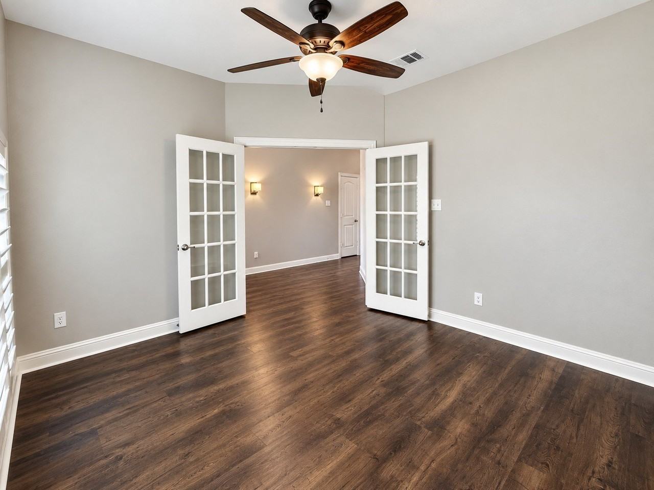 3615 Brazos St - Photo 4 of 32