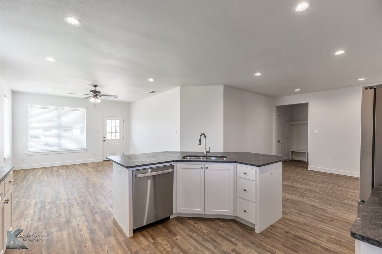 364 Kristie Path - Photo 6 of 28