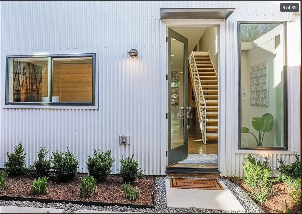 2308 N Prairie Ave - Photo 3 of 35