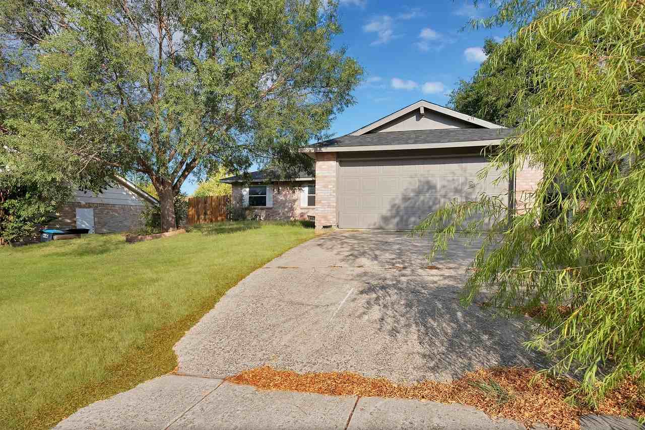 813 Panay Way Dr - Photo 3 of 26