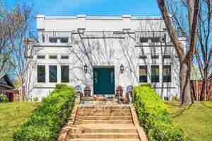 featured image of 5909 Goliad Ave