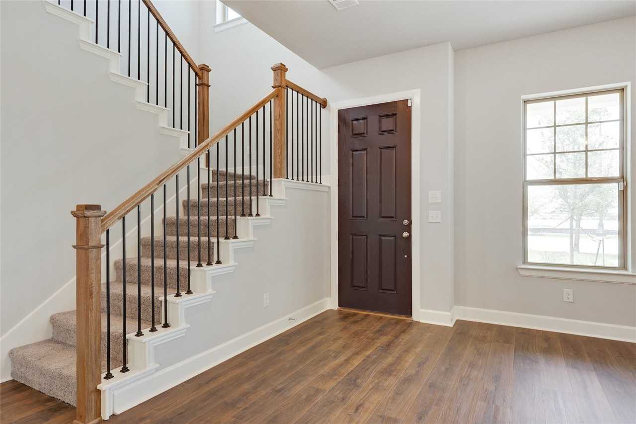 14421 Walsh Ave - Photo 4 of 33