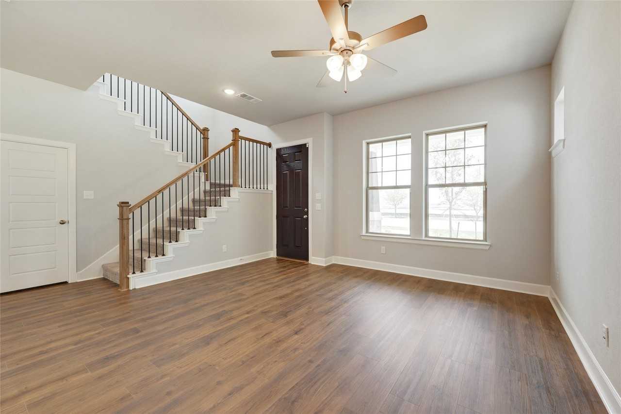 14421 Walsh Ave - Photo 5 of 33