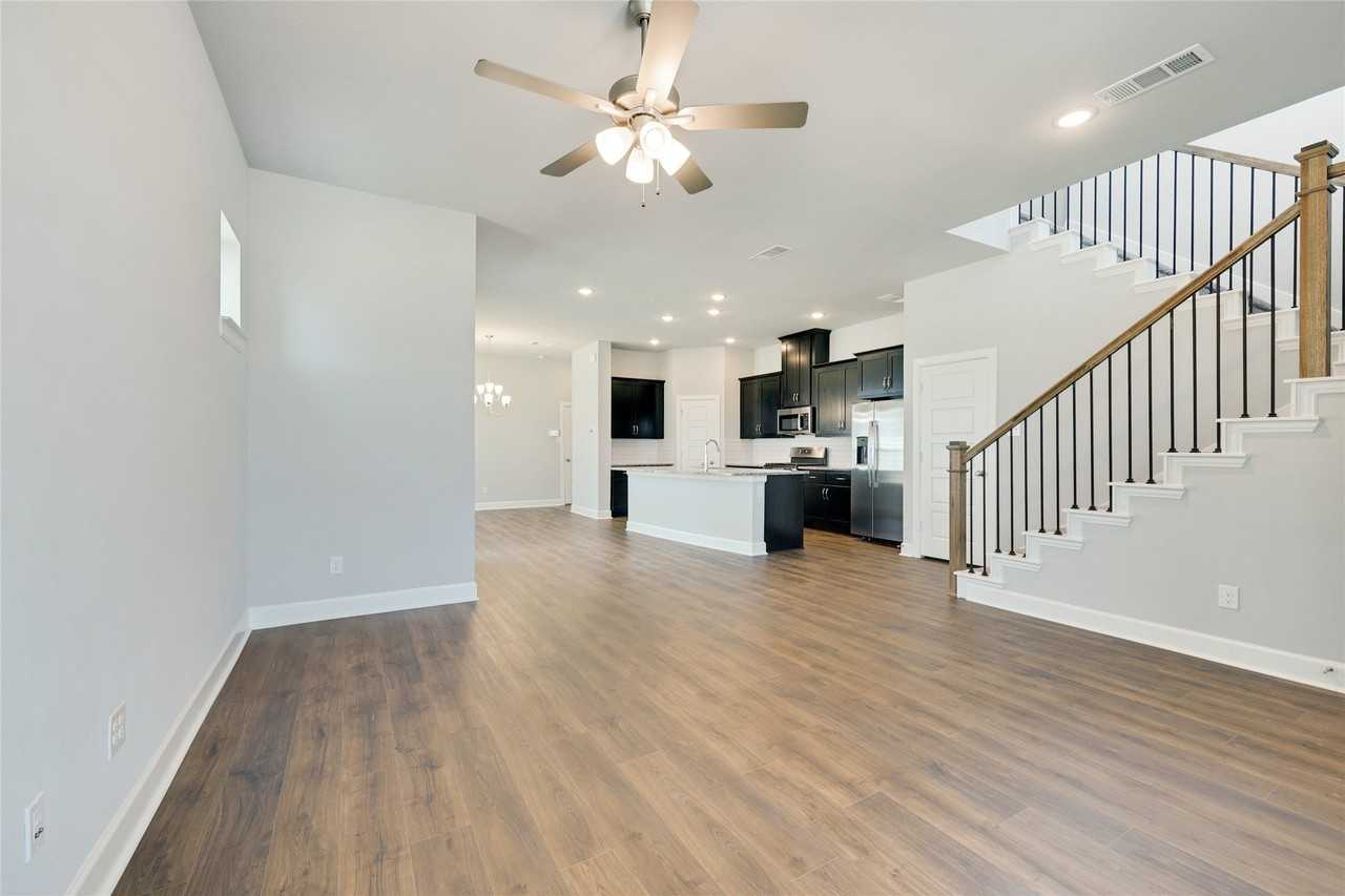 14421 Walsh Ave - Photo 6 of 33