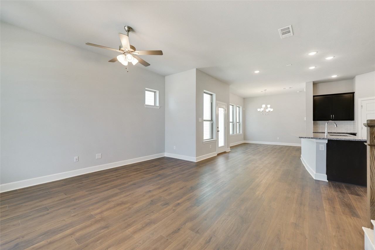 14421 Walsh Ave - Photo 7 of 33
