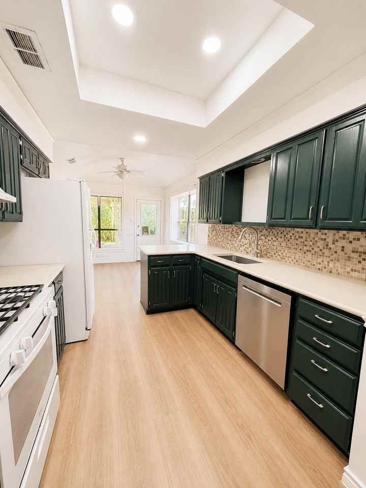 1213 Parkrow Pl - Photo 7 of 34