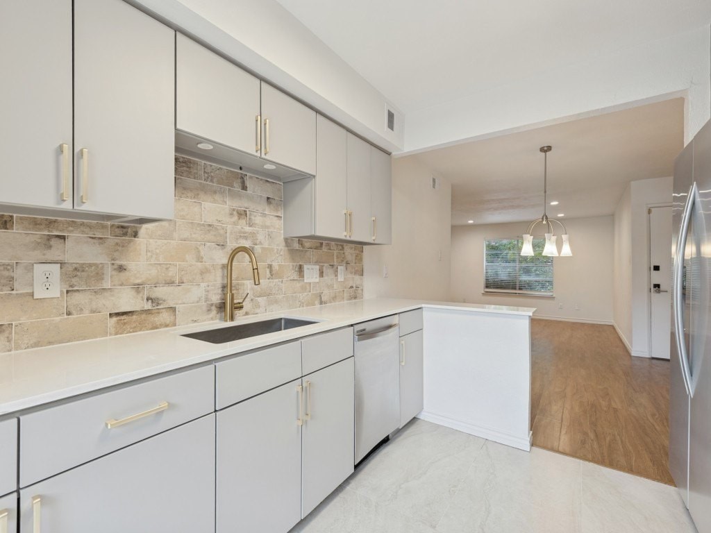 8083 Meadow Rd #125 - Photo 5 of 16