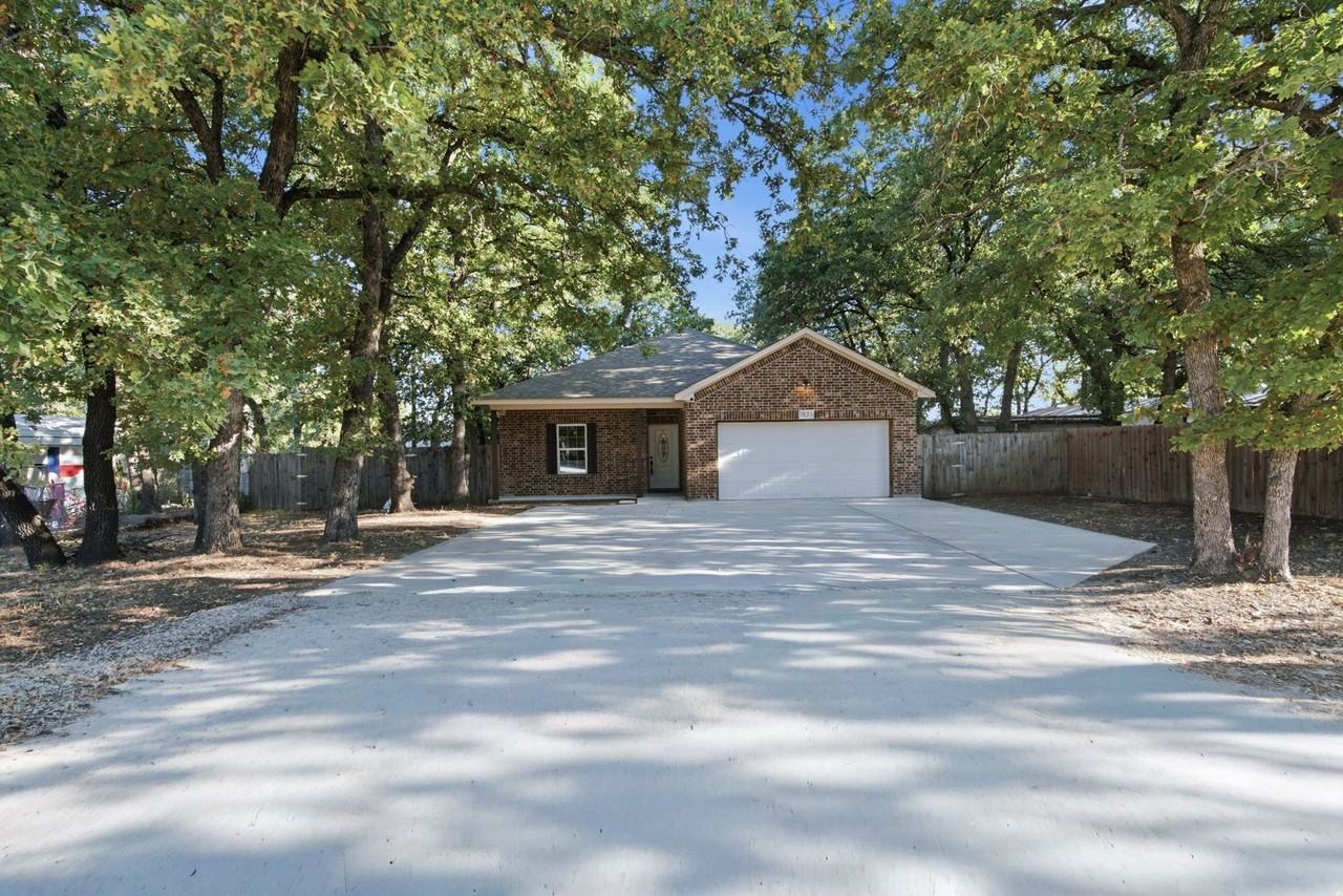 1837 Jennifer Ct - Photo 2 of 28