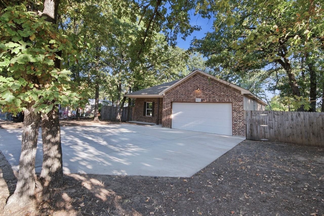 1837 Jennifer Ct - Photo 3 of 28