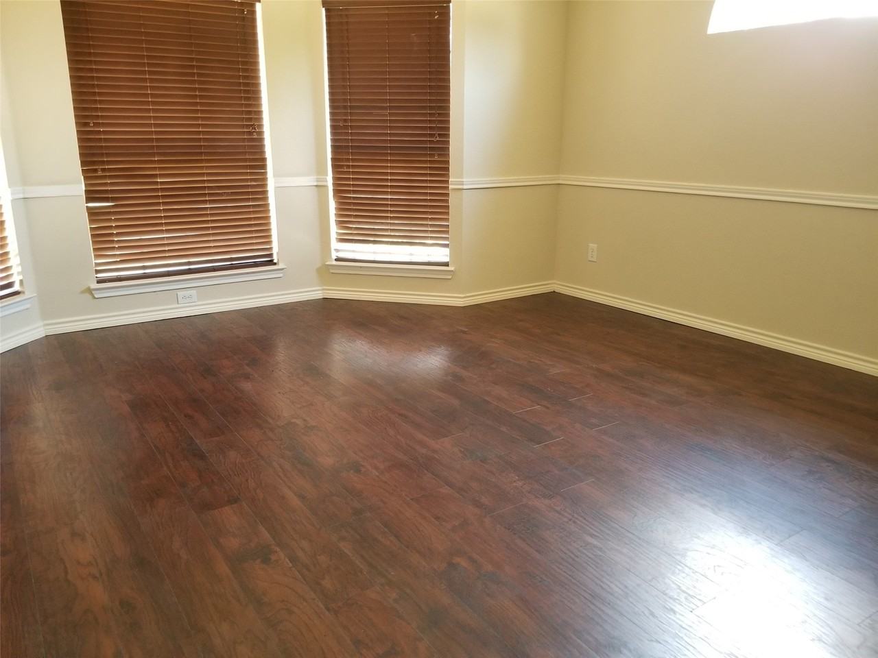 8002 Killarney Ln - Photo 2 of 20