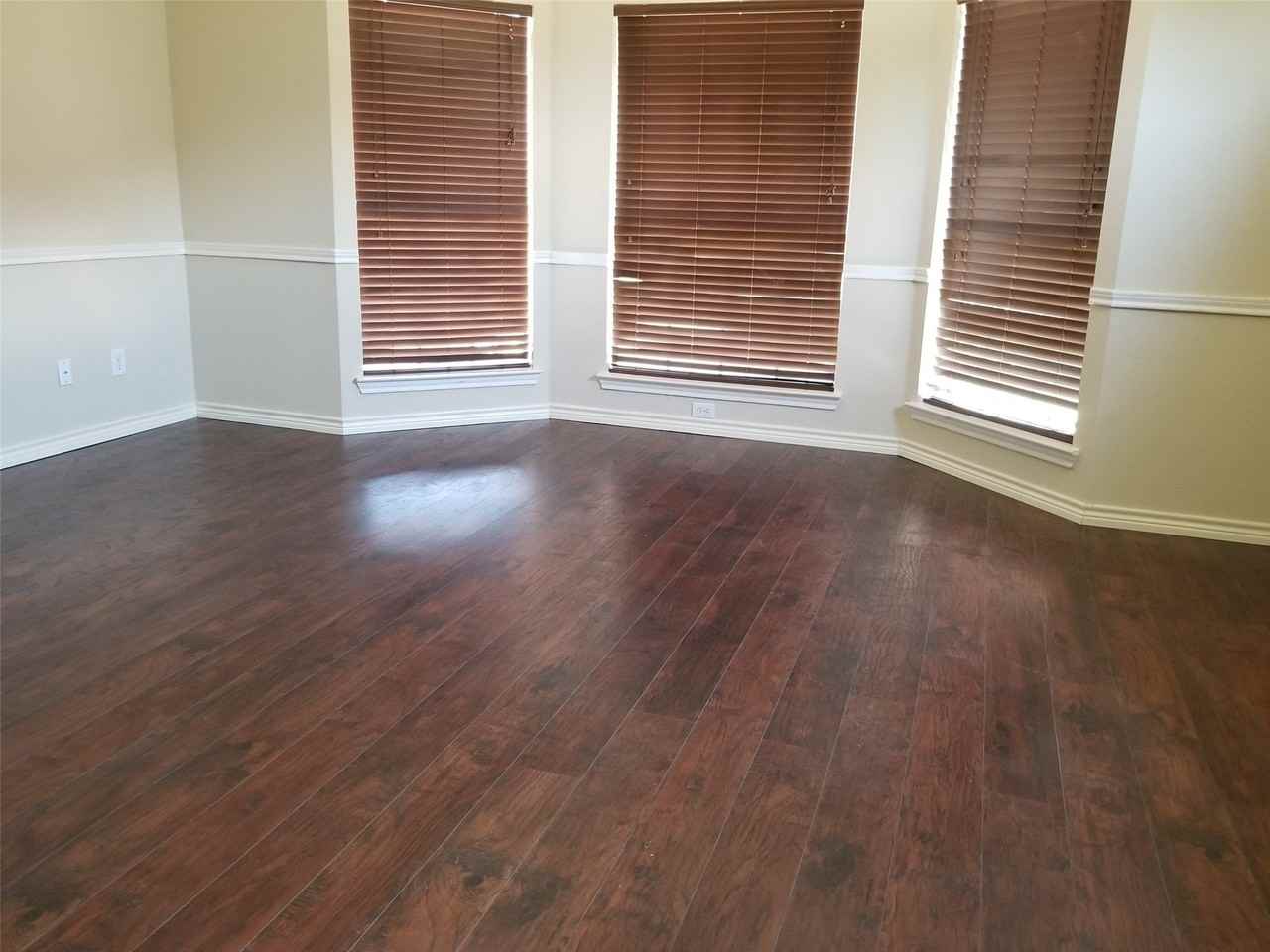 8002 Killarney Ln - Photo 6 of 20