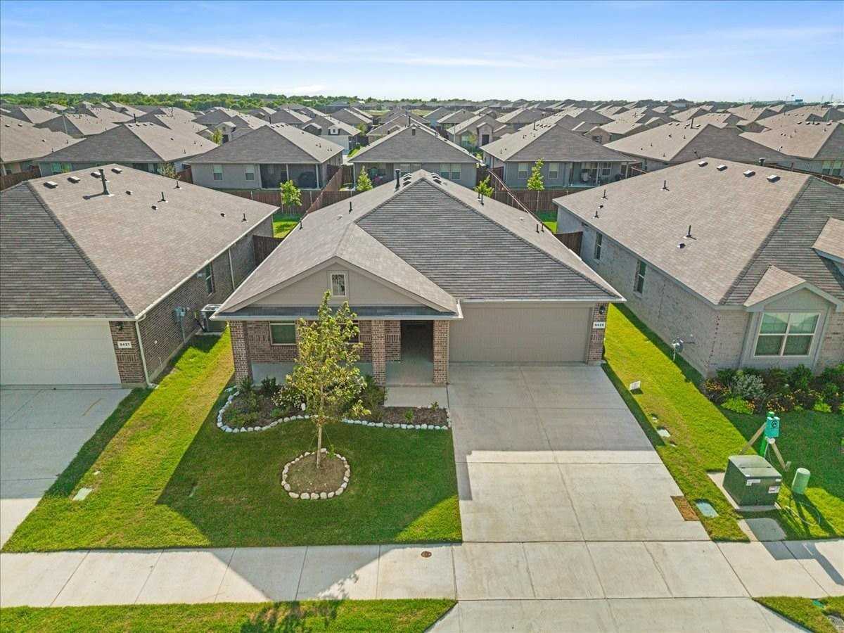 8425 Coffee Springs Dr - Photo 5 of 33