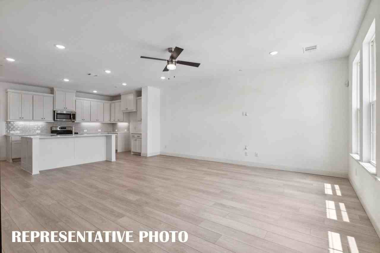1023 Splitrock Dr - Photo 6 of 14