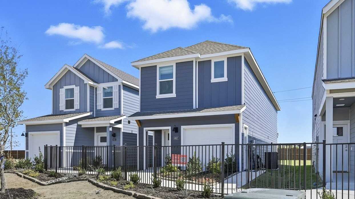 309 Clematis St - Photo 2 of 12
