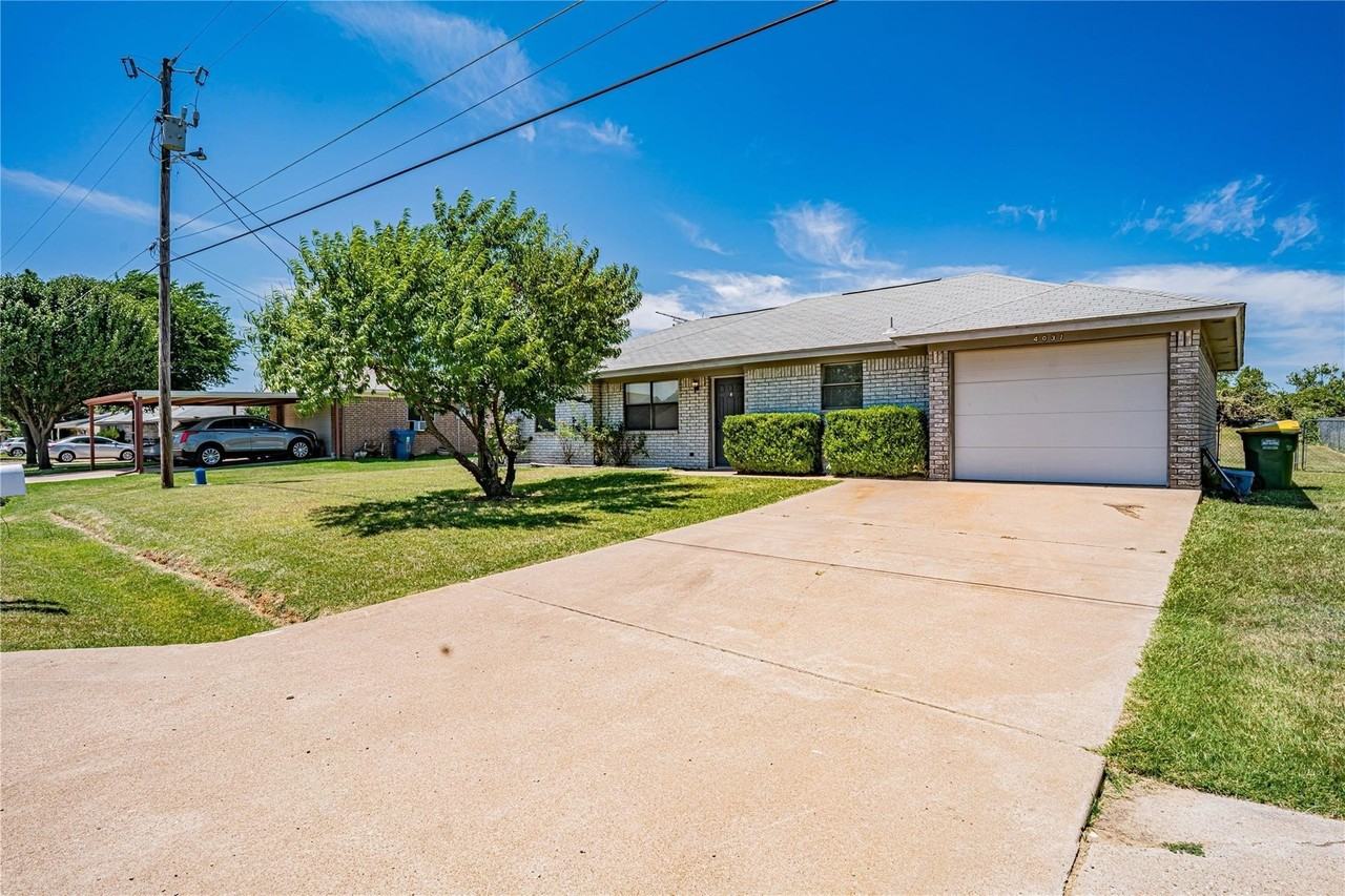 4031 Country Meadows Cir - Photo 2 of 36
