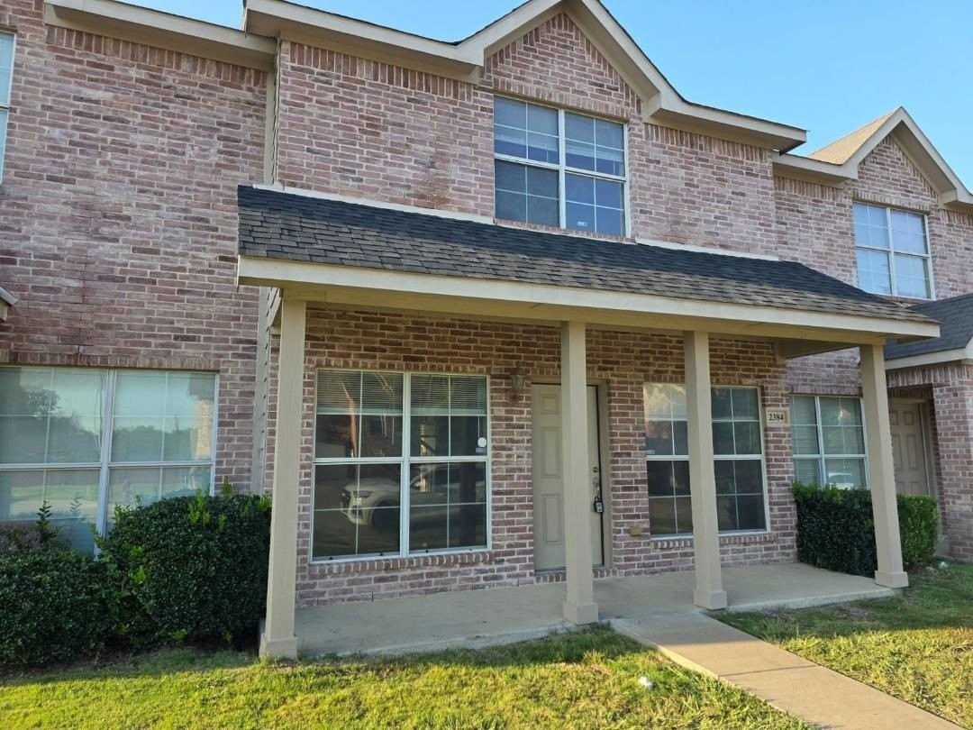 2384 Calendar Ct - Photo 2 of 21