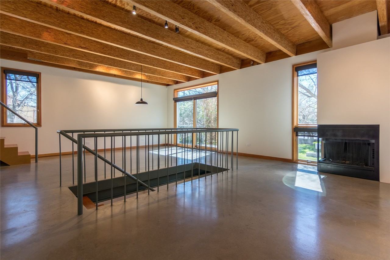 4401 Travis St #1 - Photo 6 of 16