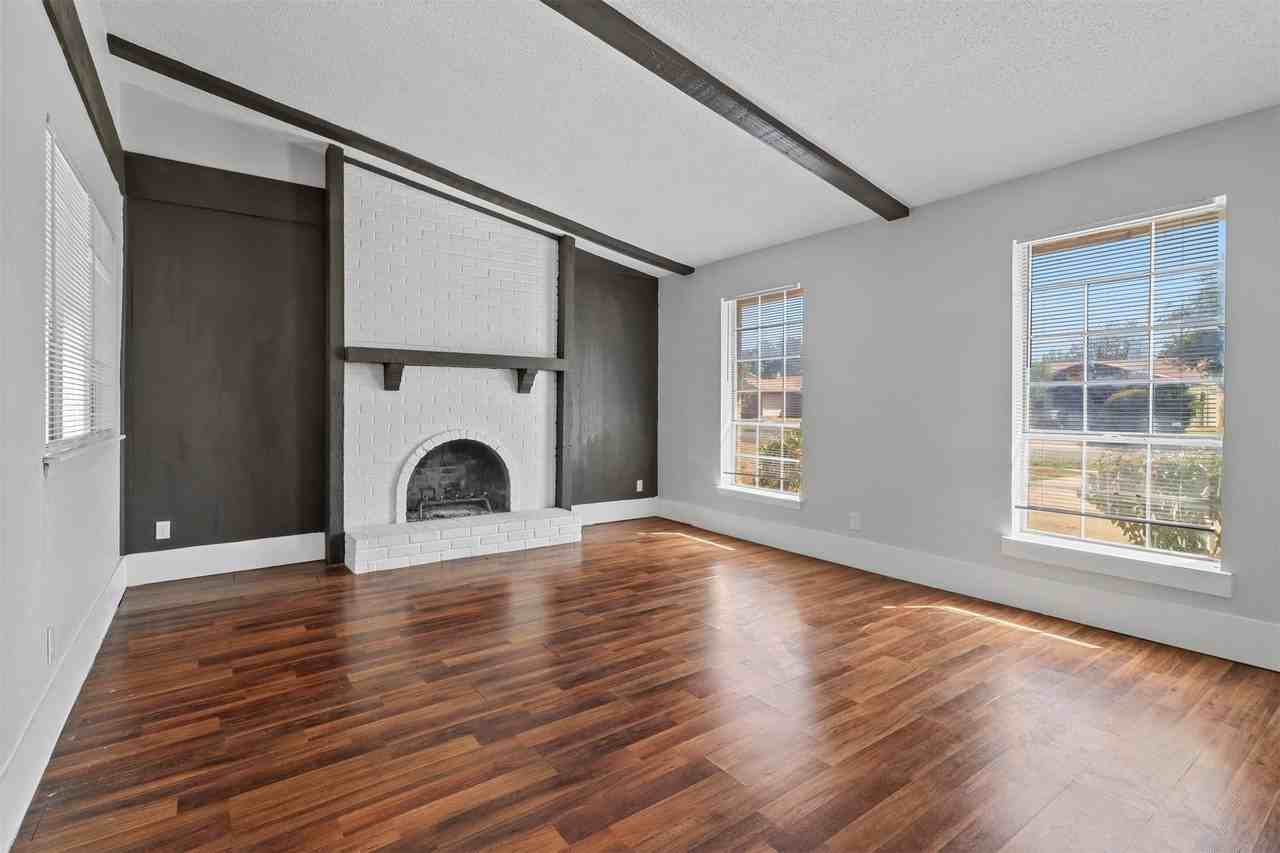 609 Shadyglen Dr - Photo 4 of 17