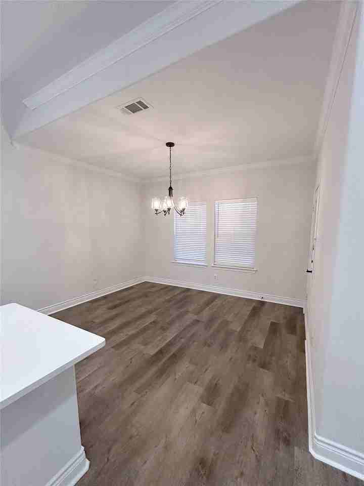 8406 Grant Ln - Photo 6 of 22