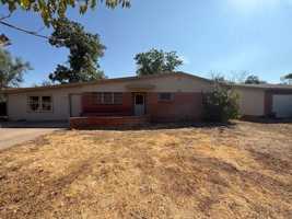 featured image of 751 Glendale Dr