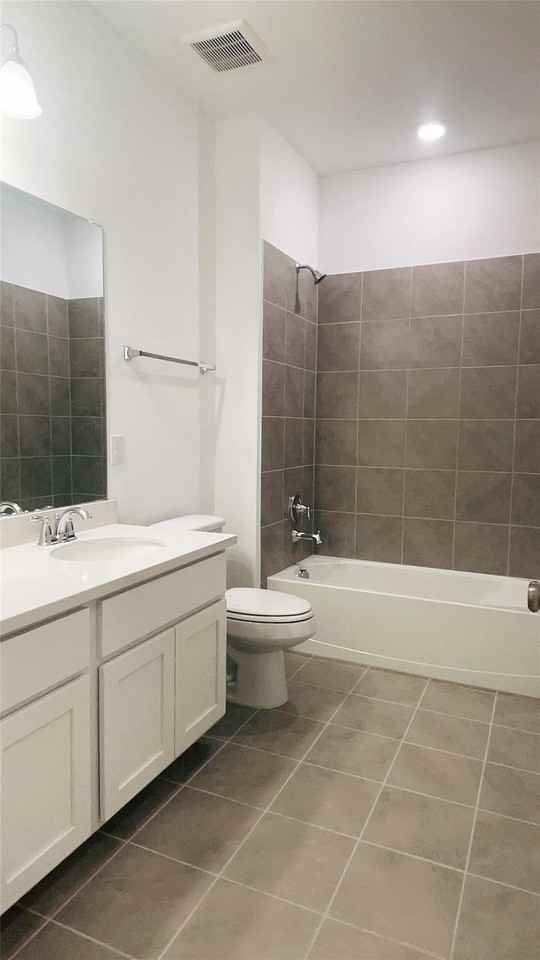 2233 Adena Springs Dr - Photo 4 of 33