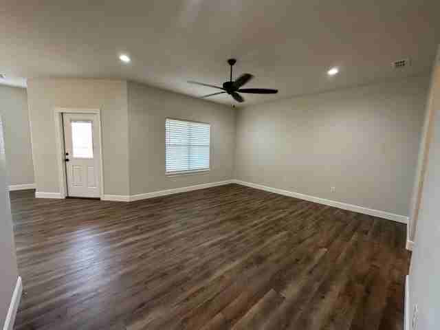 7444 Salerno Ct - Photo 4 of 23