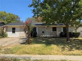 featured image of 1229 Greenbrier Dr