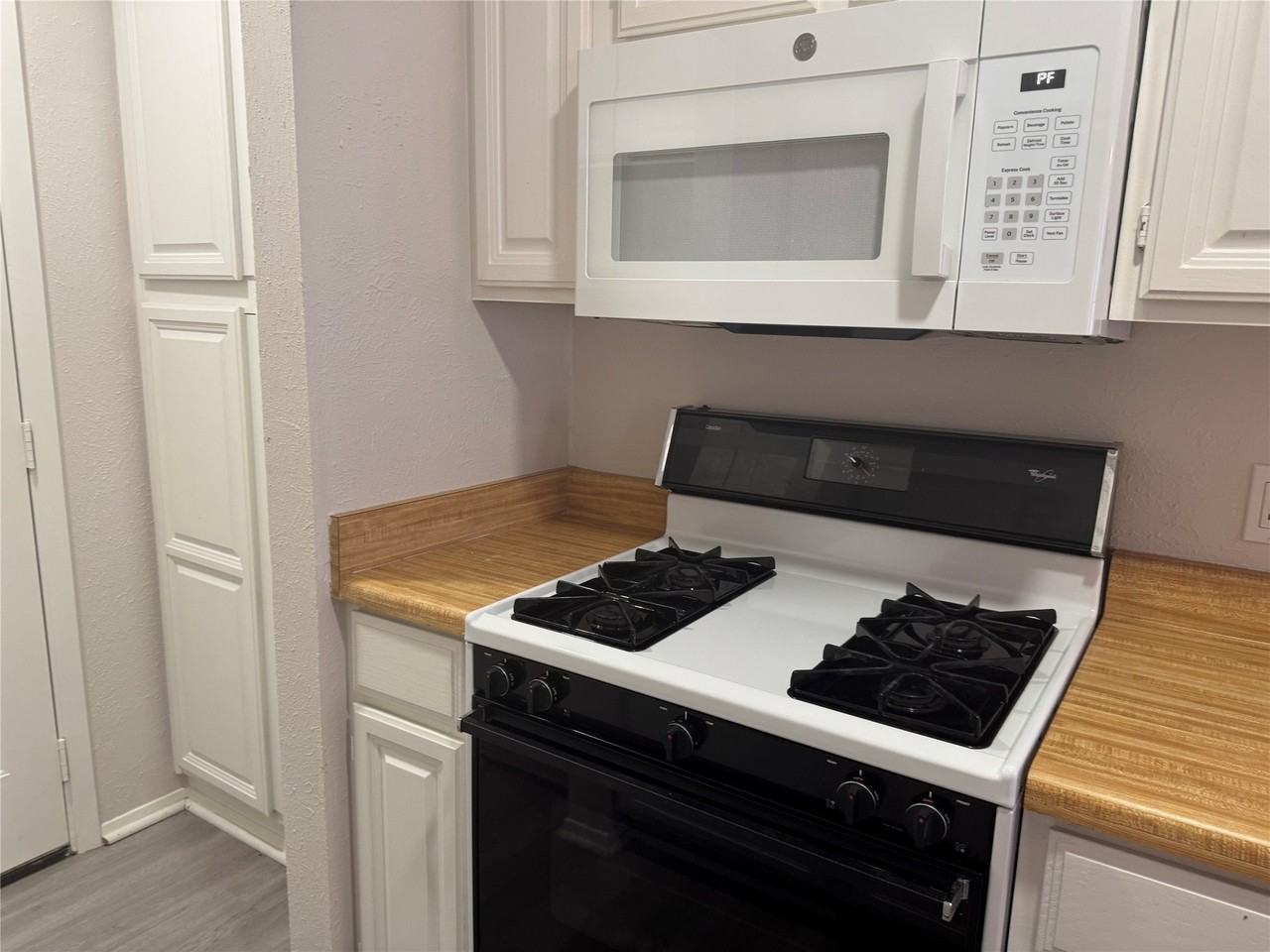 1229 Greenbrier Dr - Photo 6 of 18