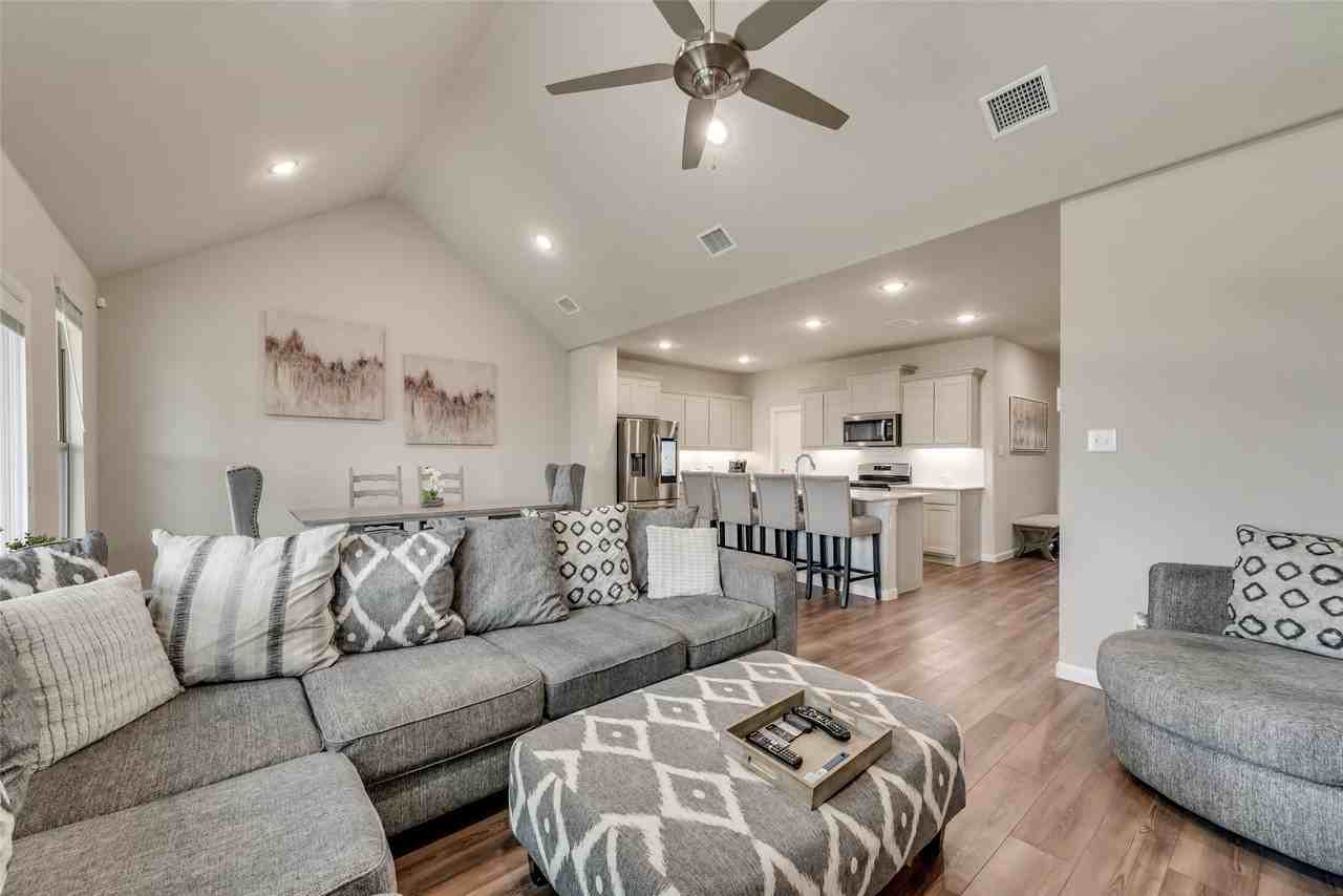 529 Ardsley Ln - Photo 6 of 11