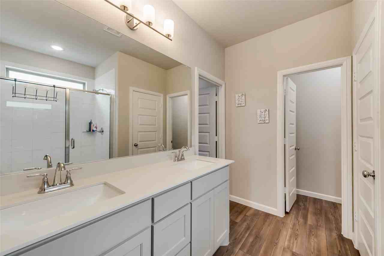 529 Ardsley Ln - Photo 7 of 11