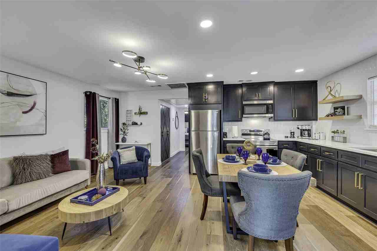 1428 N Main St #B - Photo 2 of 24