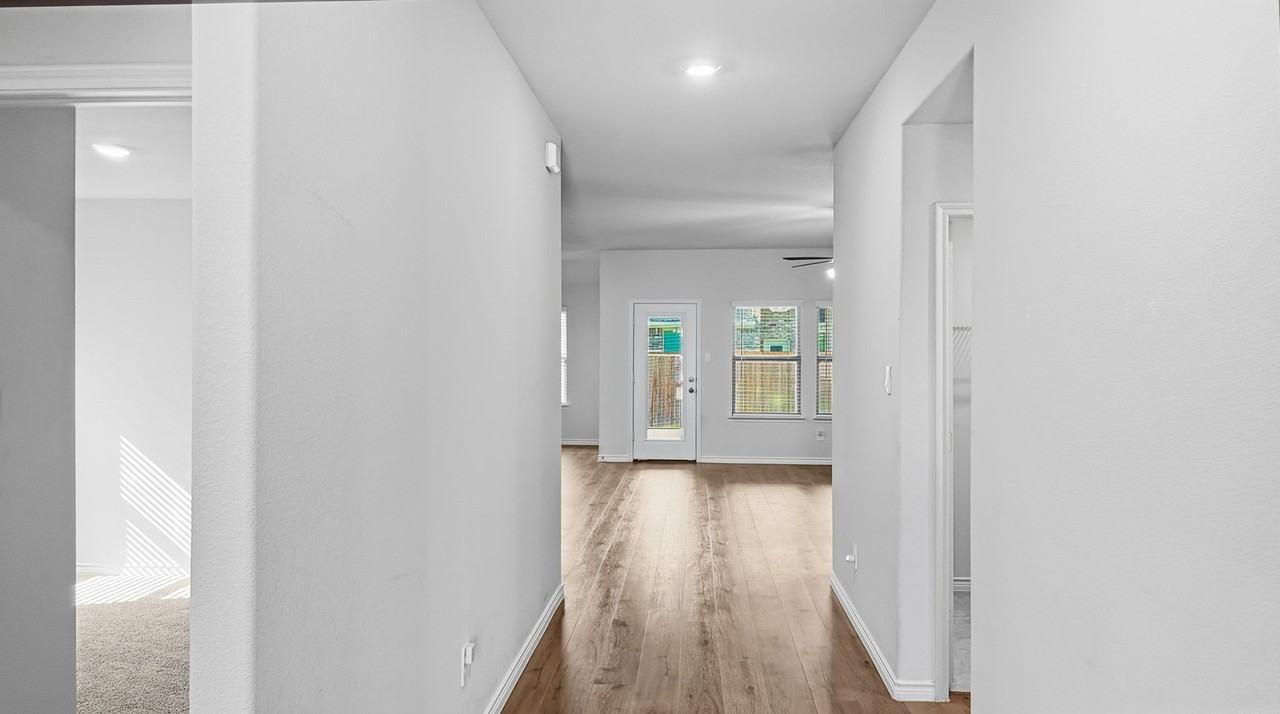 520 Winthrop Rd - Photo 4 of 26
