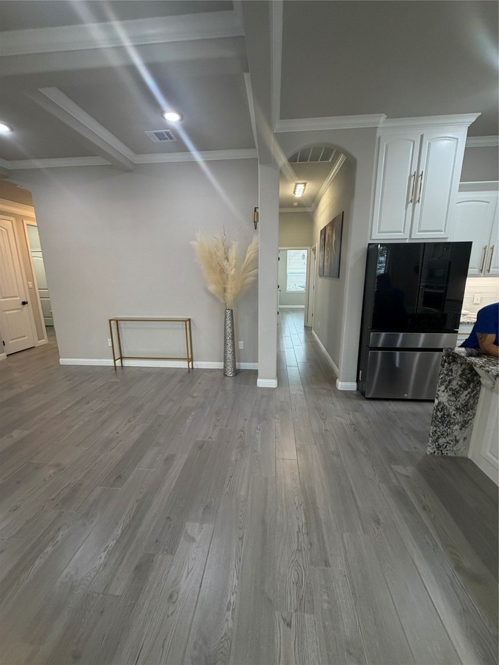 4005 Gallivant Dr - Photo 5 of 16