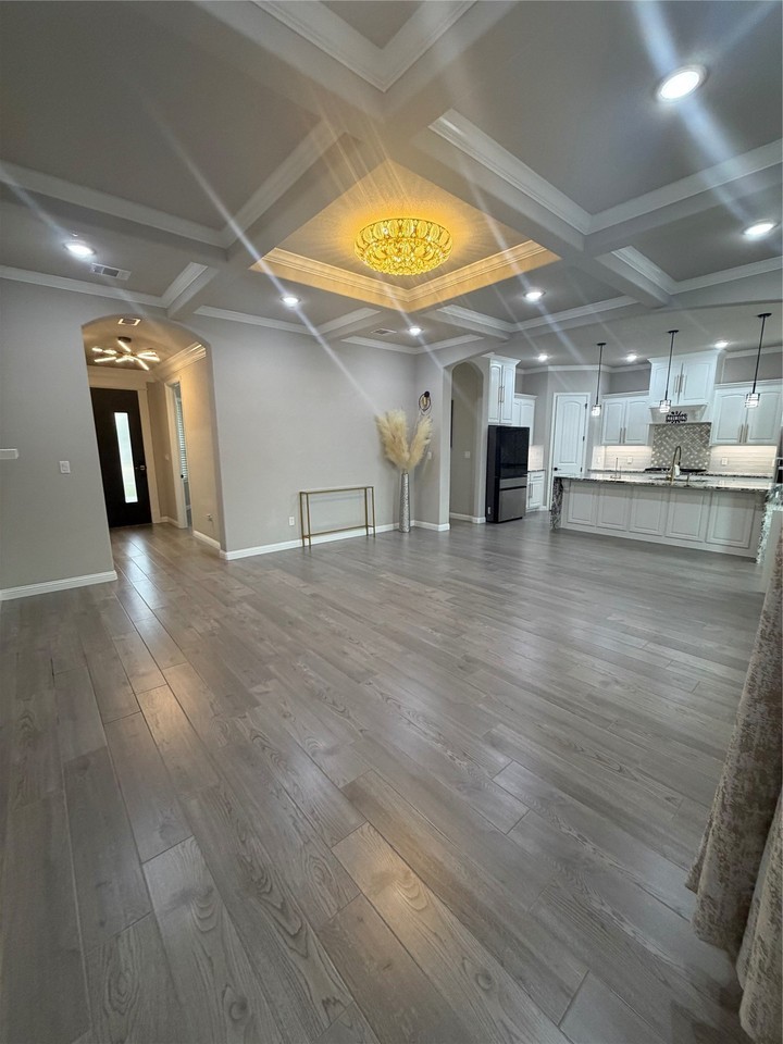 4005 Gallivant Dr - Photo 6 of 16
