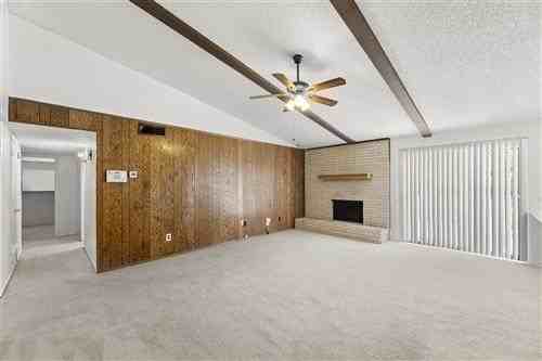 2205 Foxcroft Ln - Photo 3 of 27