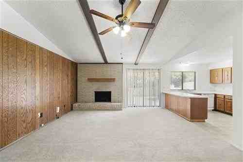 2205 Foxcroft Ln - Photo 5 of 27