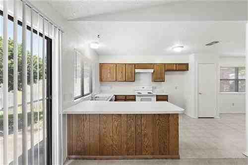 2205 Foxcroft Ln - Photo 6 of 27