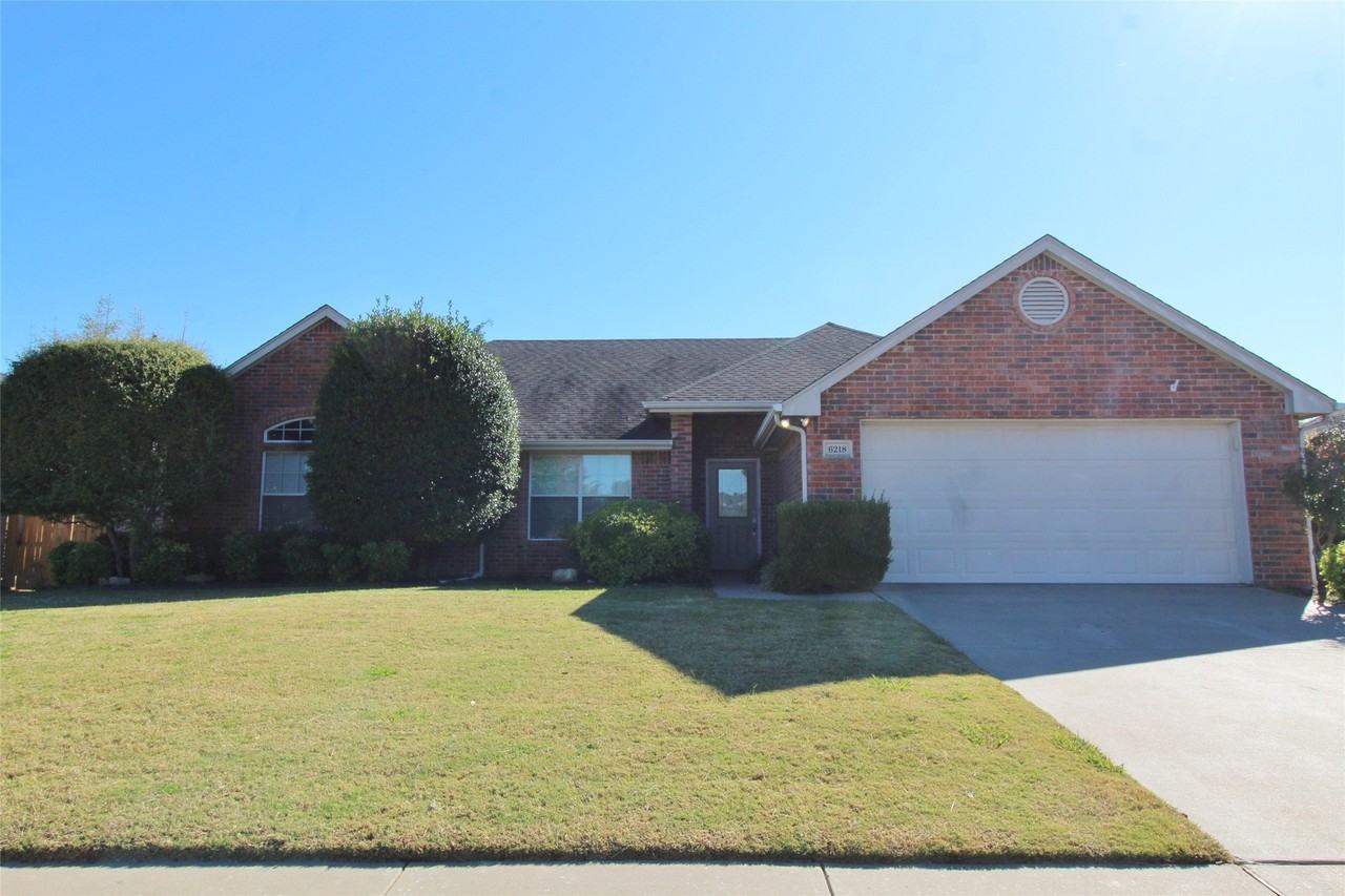 6218 Bentwood Dr - Photo 2 of 19