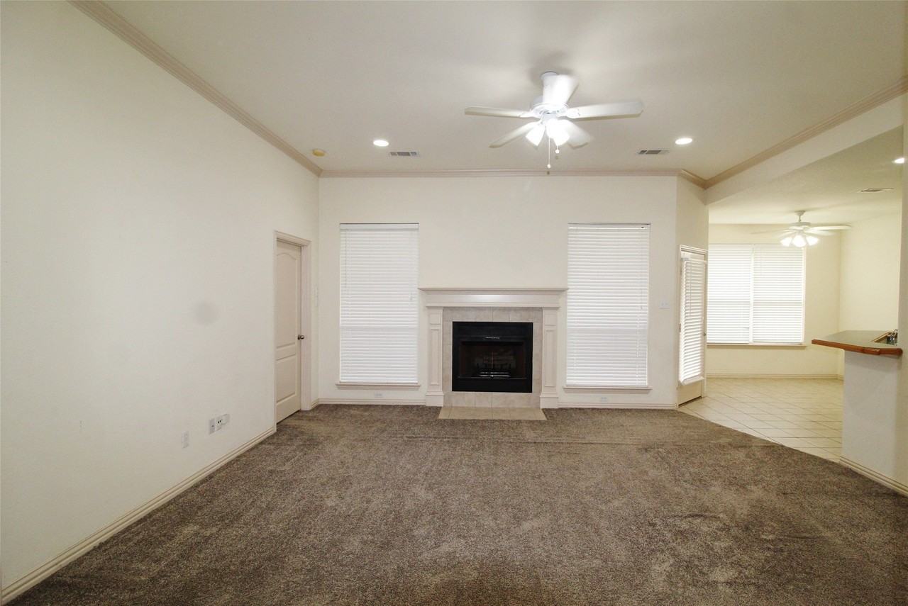 6218 Bentwood Dr - Photo 5 of 19