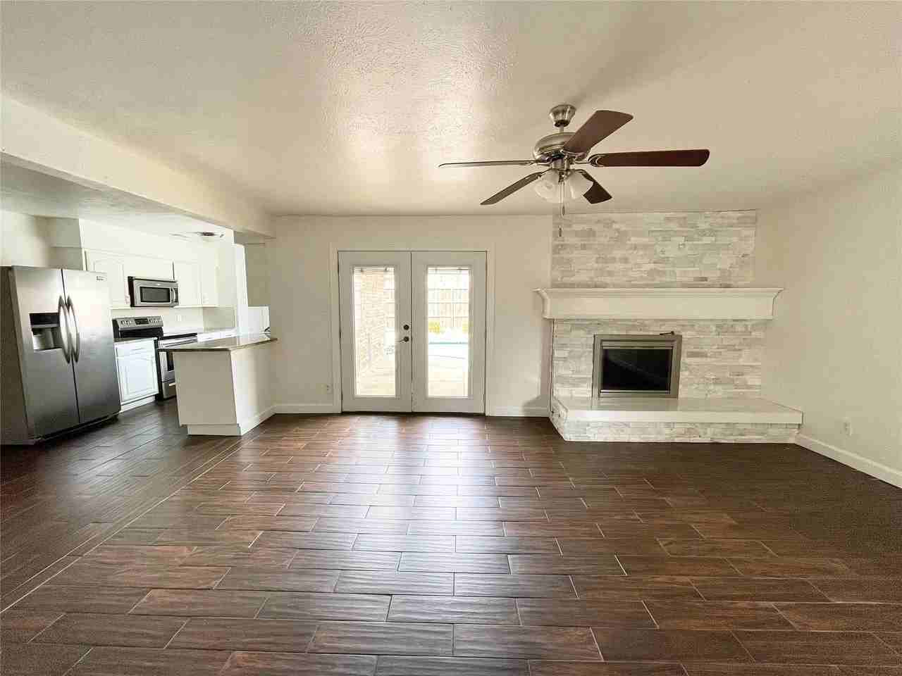 1305 W Spring Creek Pkwy - Photo 2 of 14